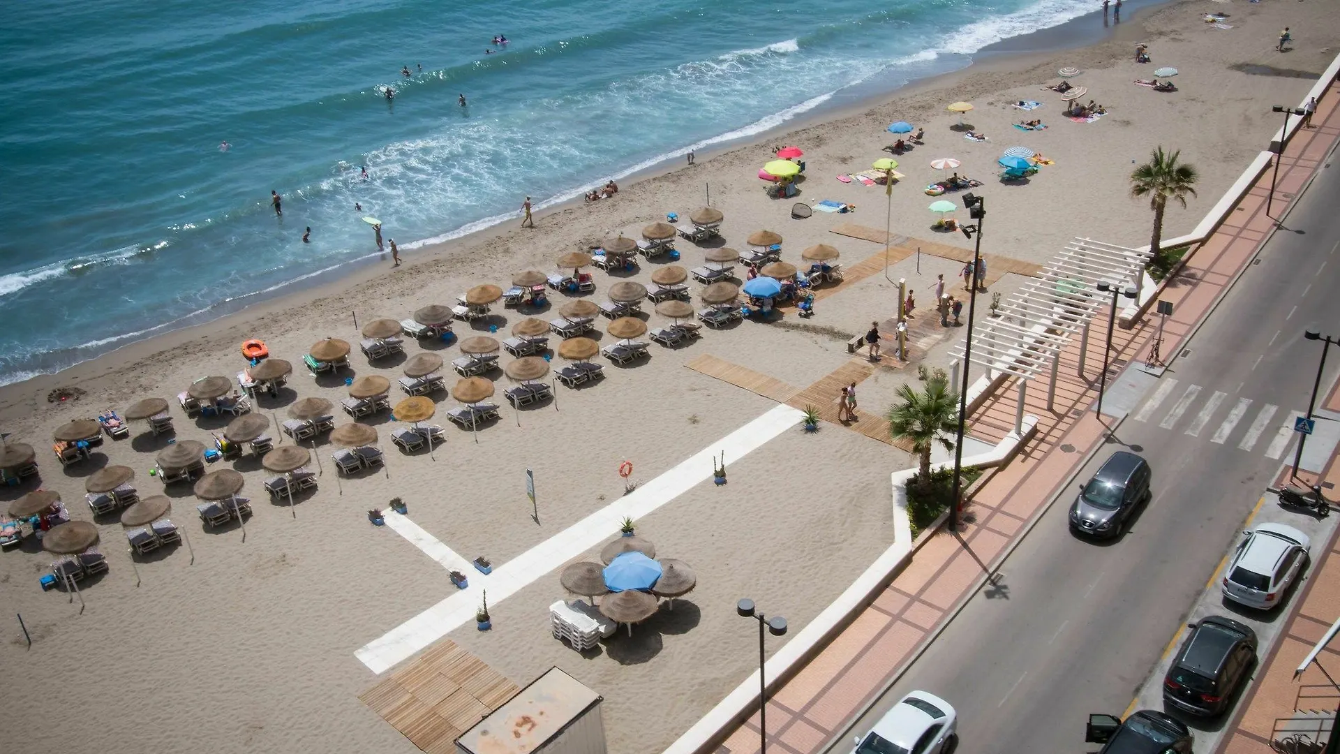 Holidays2Carvajal Sea Side Fuengirola Apartment