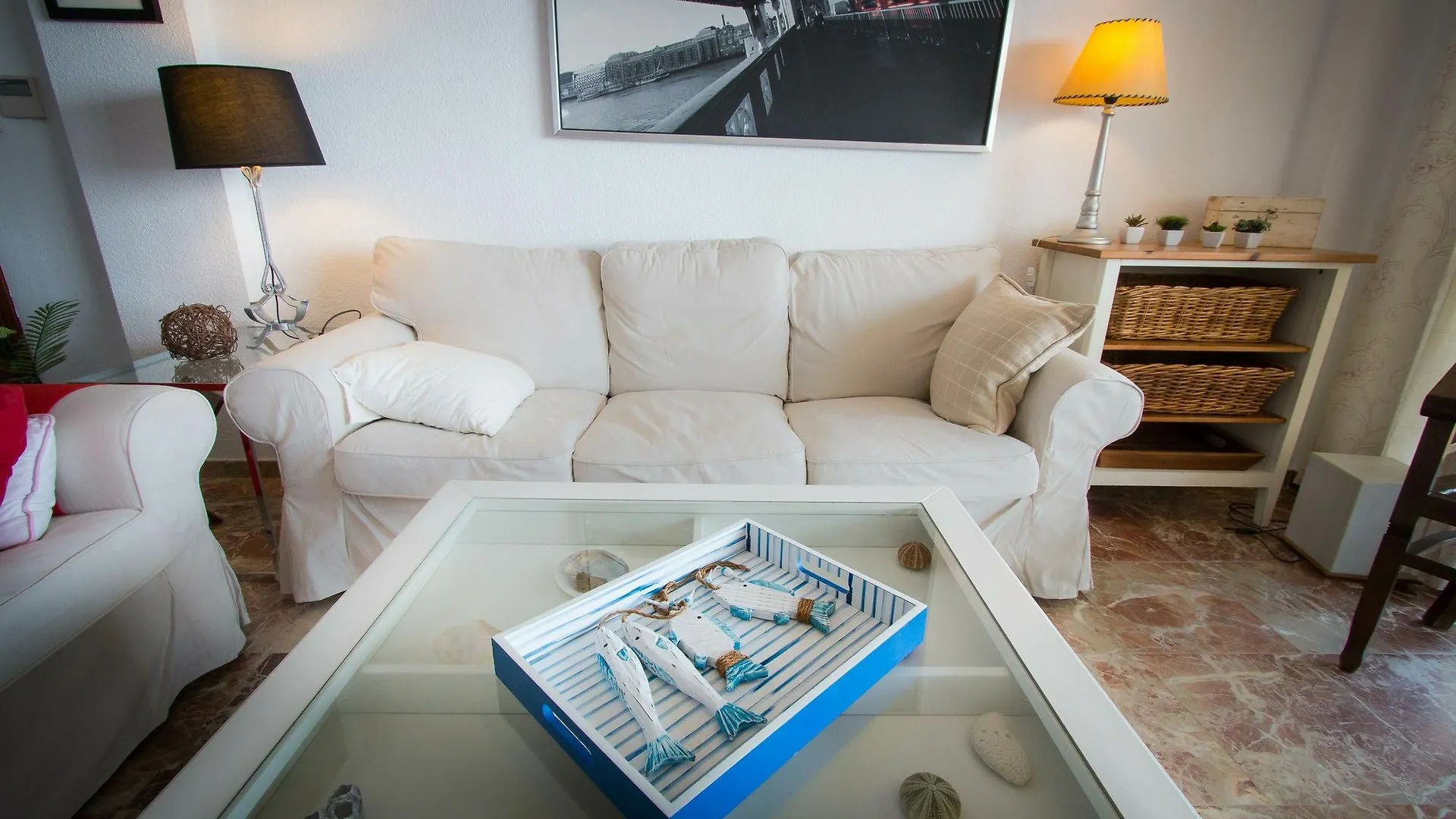 Holidays2Carvajal Sea Side Fuengirola Apartment